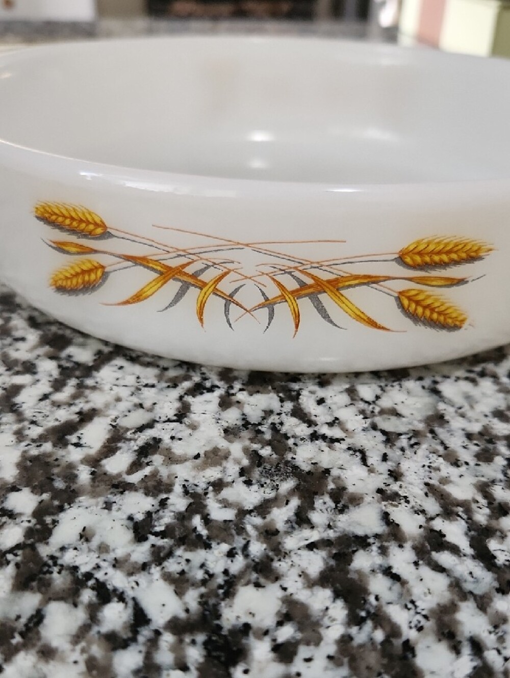 Vintage 1960s Fire-King Golden Wheat Pattern Milk Glass Casserole Dish 8" - Picture 10 of 13